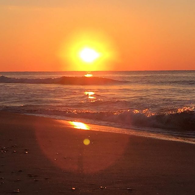 2017年、皆様、あけましておめでとうございます️ 昨年は、お世話になりました、ありがとうございました。裸足で禊ぎ初日の出️^o^