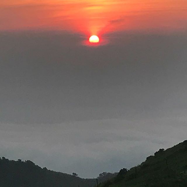 伊吹山ご来光️(^○^)